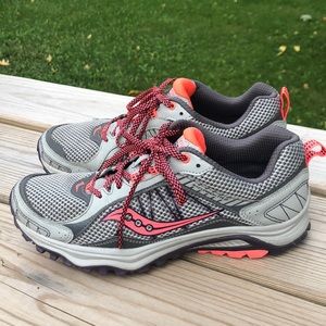 Womens’s Saucony Excursion TR9 Running Shoes